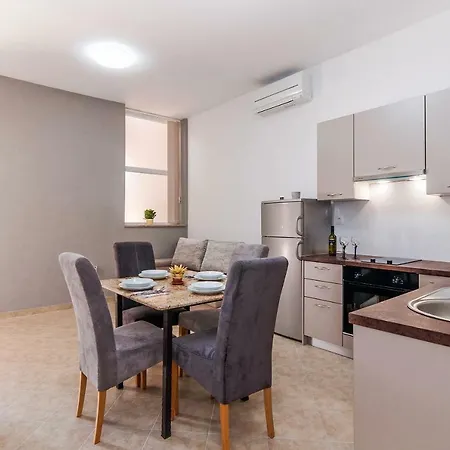 Apartment Apartments 